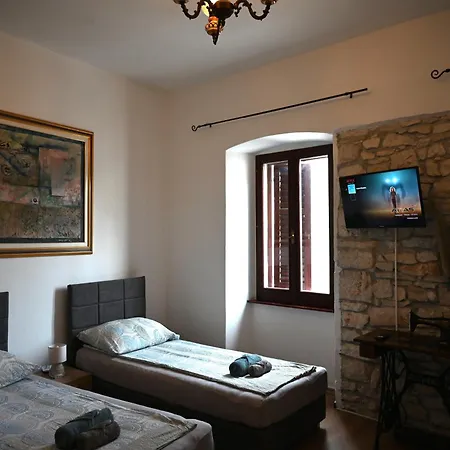Ivana Rooms Guest house