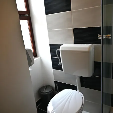 Ivana Rooms Guest house *