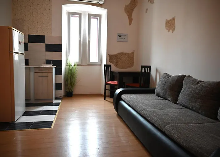 Guest house Ivana Rooms 3*