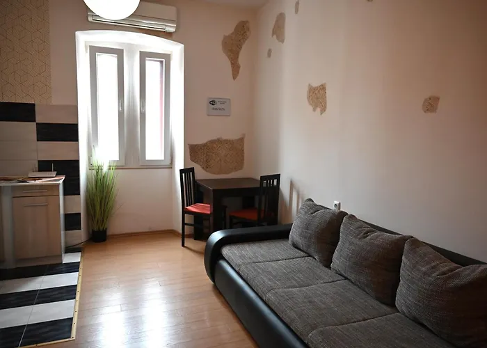 Ivana Rooms Guest house 3*