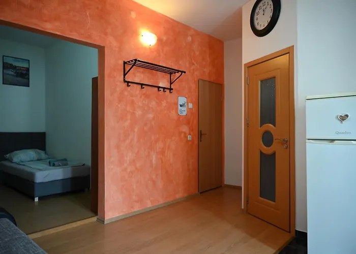 Guest house Ivana Rooms 3*