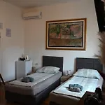 Ivana 3*